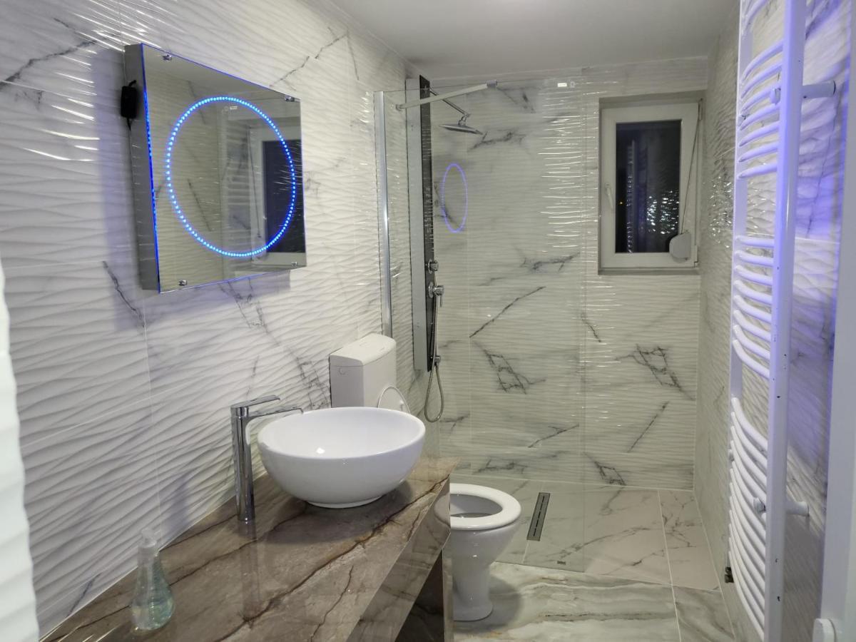 Vila Ana Cu Terasa Gratar Si Jacuzzi Villa Satu Mare Eksteriør billede